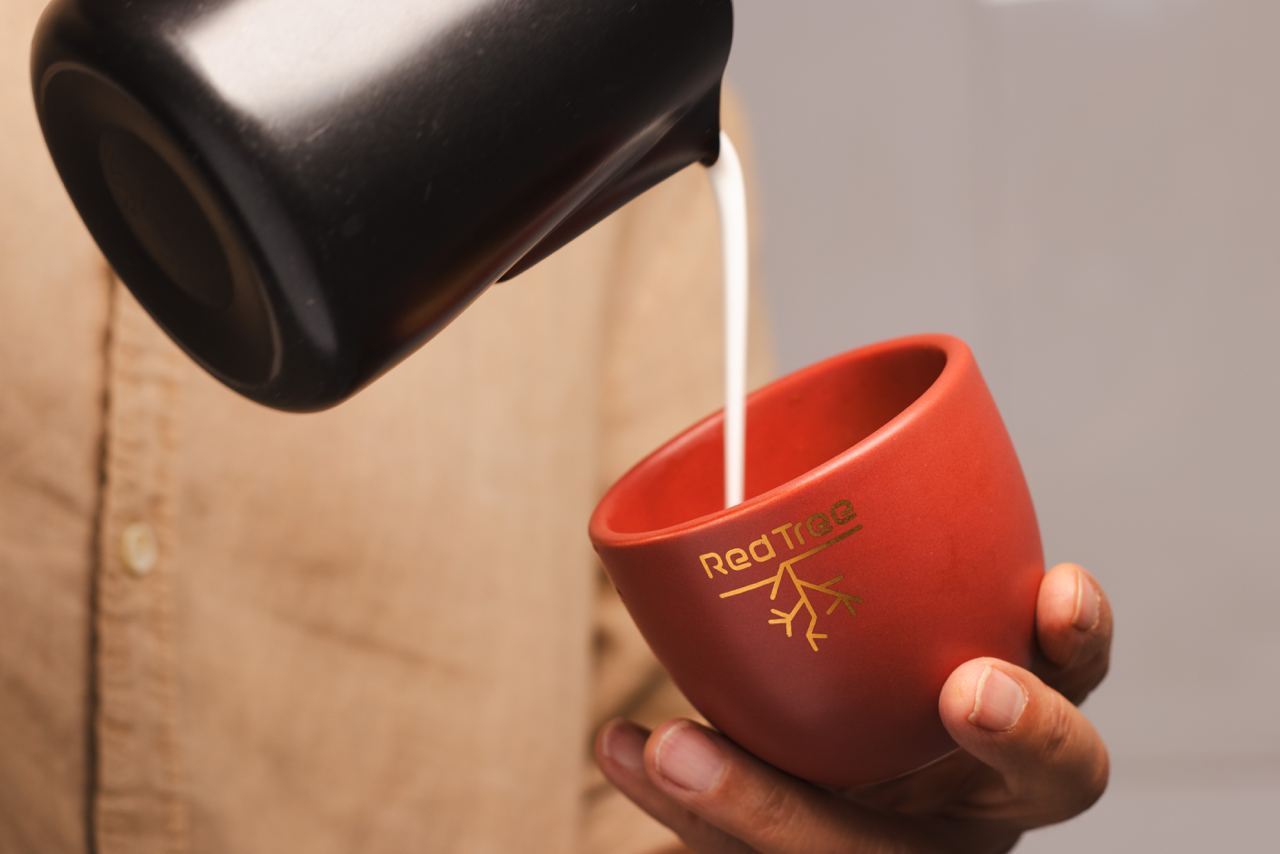 چه قهوهای برای ترکیب با شیر در کافهها مناسبتر است؟